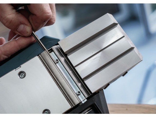 Skobeljni nož Bosch PRO, Dimenzije: 82x5,5x1,1mm, 2608635904